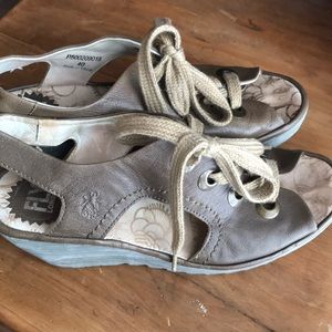 Fly London Ylva Lace Wedge Slingback